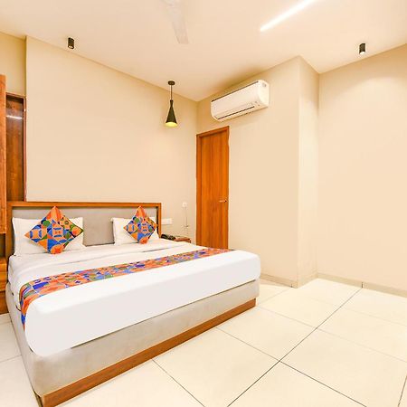 Fabhotel Dc Premium Zirakpur Exterior foto