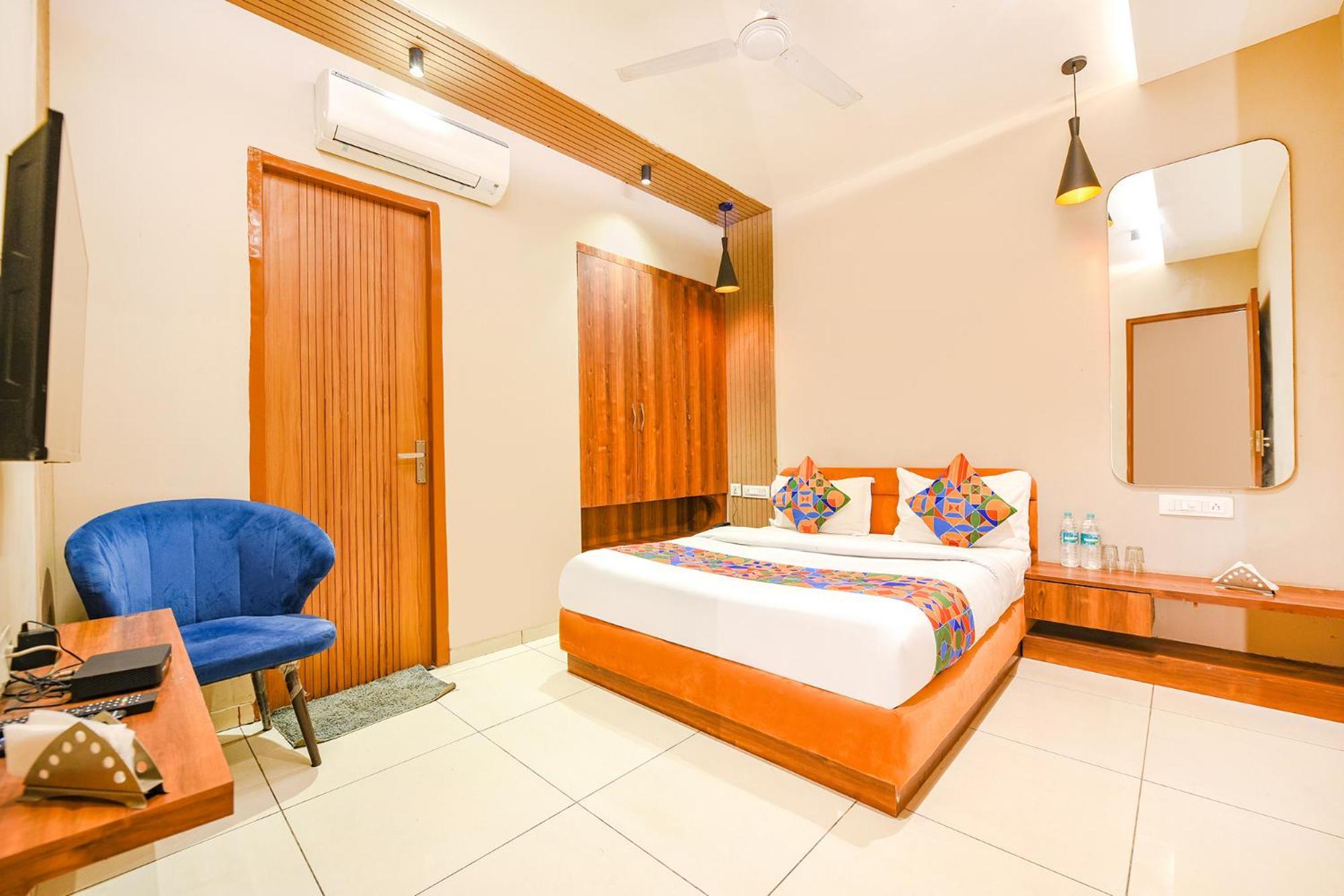 Fabhotel Dc Premium Zirakpur Exterior foto