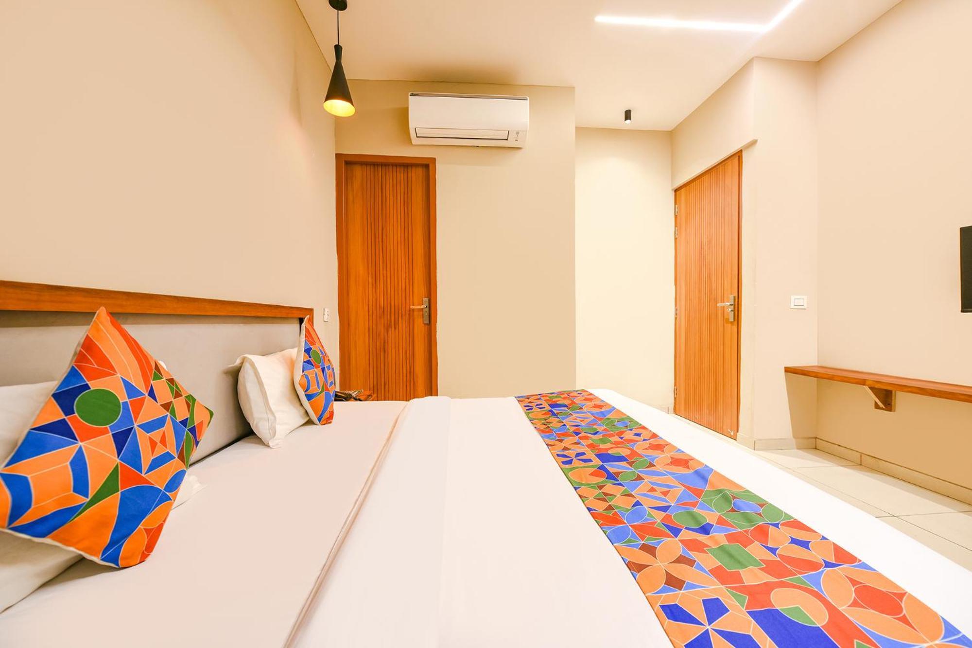 Fabhotel Dc Premium Zirakpur Exterior foto