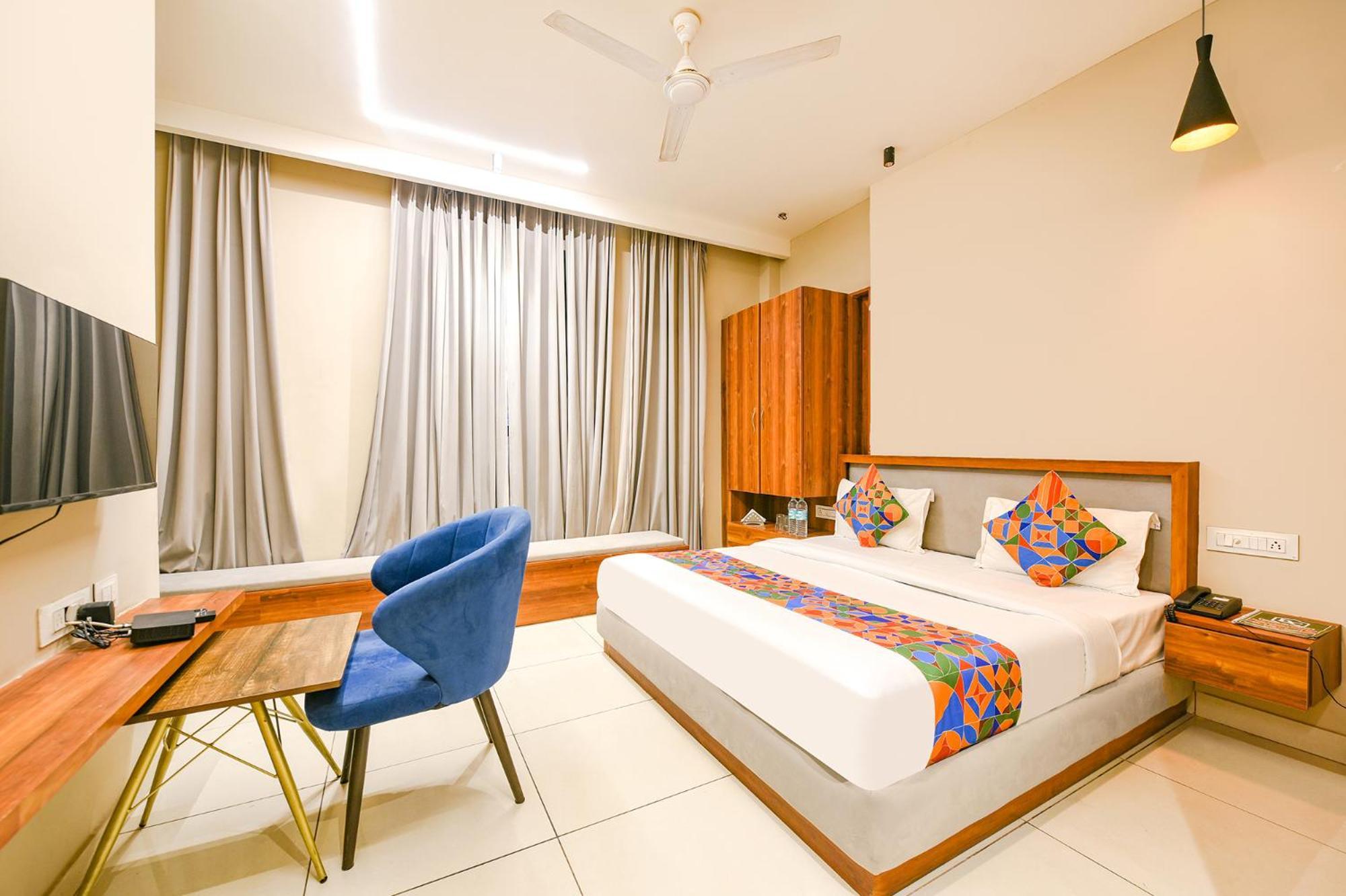 Fabhotel Dc Premium Zirakpur Exterior foto